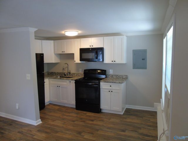 1107 England Street NE B, Huntsville, AL 35801