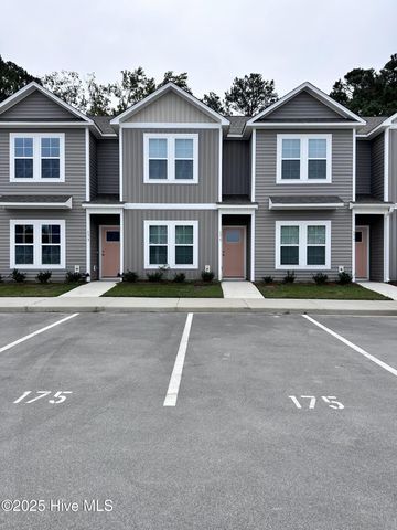 175 Loren Road, Hubert, NC 28539