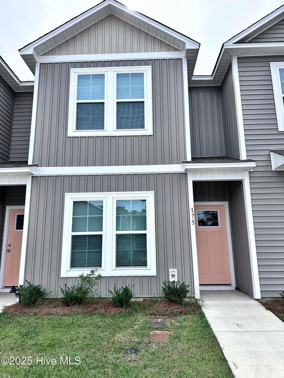 175 Loren Road, Hubert, NC 28539