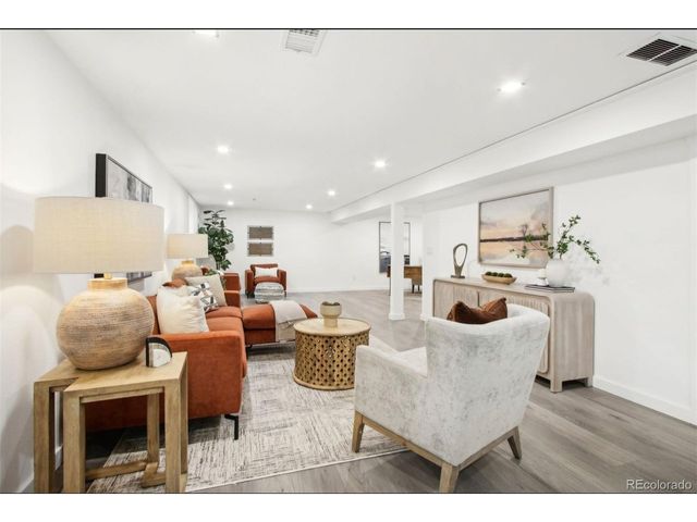 5886 S Logan St, Centennial, CO 80121