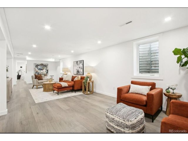 5886 S Logan St, Centennial, CO 80121