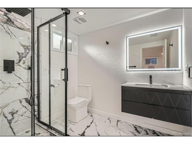 5886 S Logan St, Centennial, CO 80121