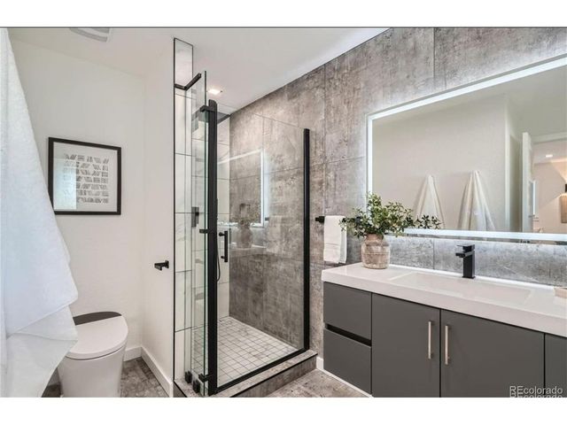 5886 S Logan St, Centennial, CO 80121