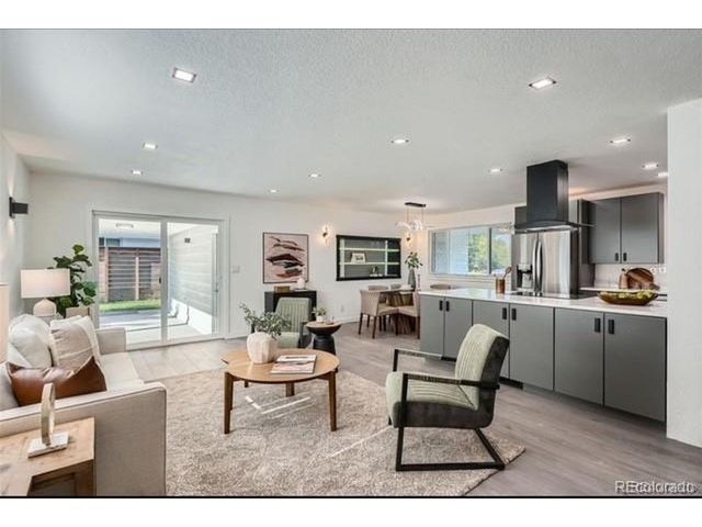 5886 S Logan St, Centennial, CO 80121