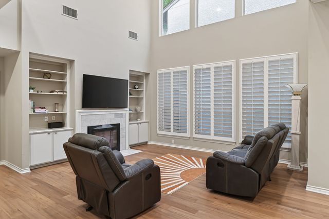 6353 Southpoint Drive, Dallas, TX 75248