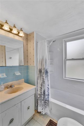 2904 Brentwood Ave, Brentwood, PA 15227