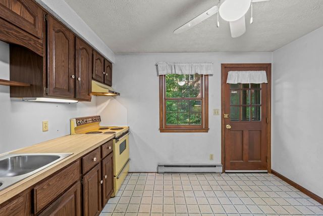 312 Walnut Hill Avenue, Manchester, NH 03104
