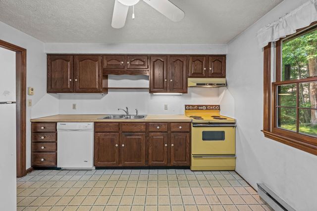 312 Walnut Hill Avenue, Manchester, NH 03104