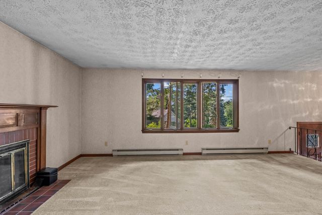 312 Walnut Hill Avenue, Manchester, NH 03104