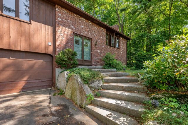 312 Walnut Hill Avenue, Manchester, NH 03104