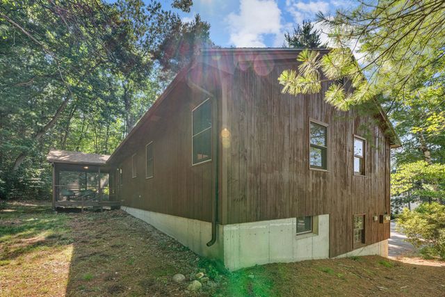 312 Walnut Hill Avenue, Manchester, NH 03104