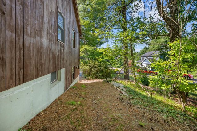 312 Walnut Hill Avenue, Manchester, NH 03104
