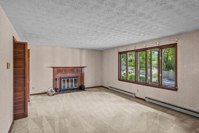 312 Walnut Hill Avenue, Manchester, NH 03104