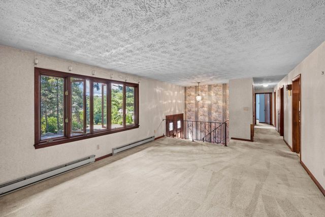 312 Walnut Hill Avenue, Manchester, NH 03104