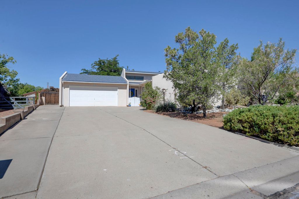 2775 PINEWOOD Drive SE, Rio Rancho, NM 87124