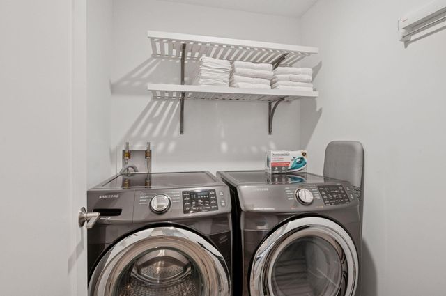 1032 Gardner Street E, Wayzata, MN 55391