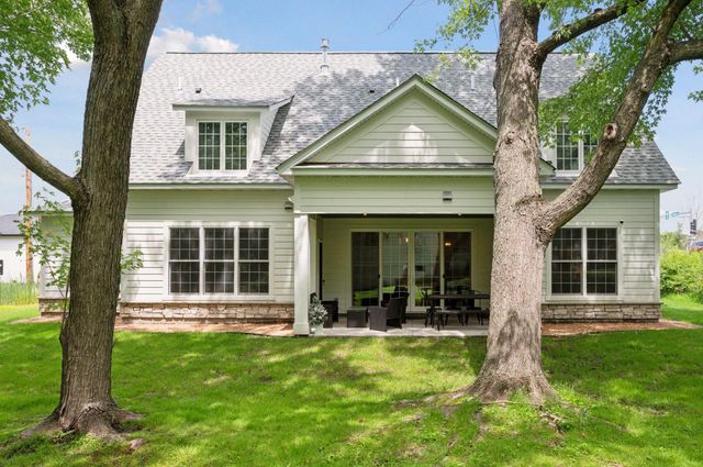 1032 Gardner Street E, Wayzata, MN 55391