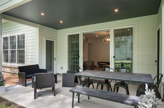 1032 Gardner Street E, Wayzata, MN 55391