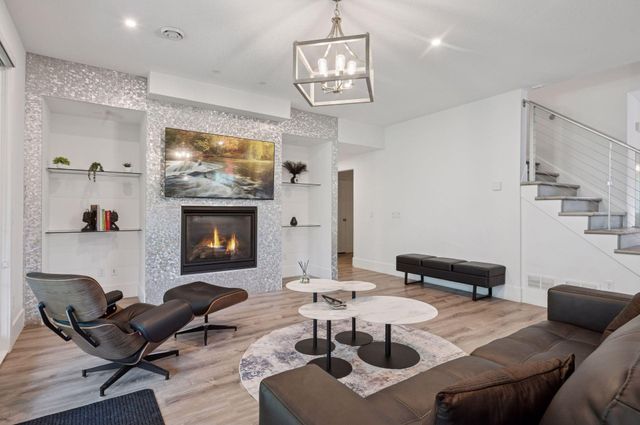 1032 Gardner Street E, Wayzata, MN 55391