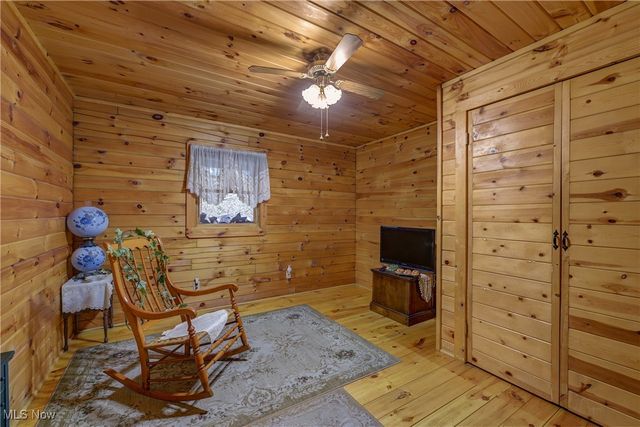 49215 Whittlesey Road, Amherst, OH 44001