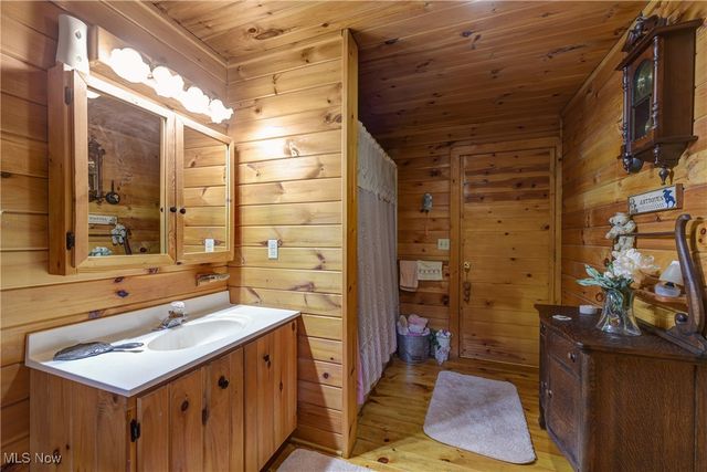 49215 Whittlesey Road, Amherst, OH 44001