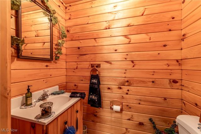 49215 Whittlesey Road, Amherst, OH 44001