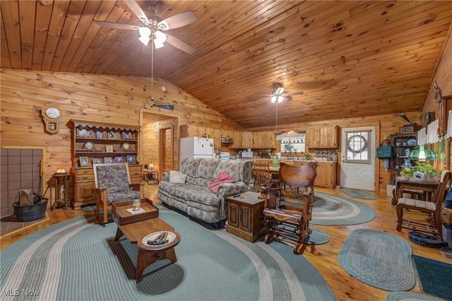 49215 Whittlesey Road, Amherst, OH 44001