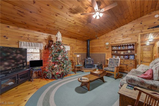 49215 Whittlesey Road, Amherst, OH 44001