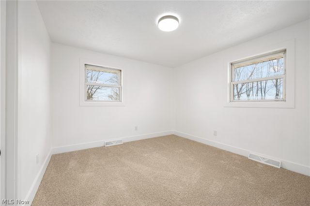 15938 W South Range Road, Salem, OH 44460