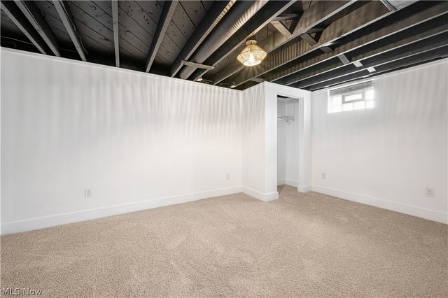 15938 W South Range Road, Salem, OH 44460