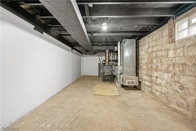 15938 W South Range Road, Salem, OH 44460