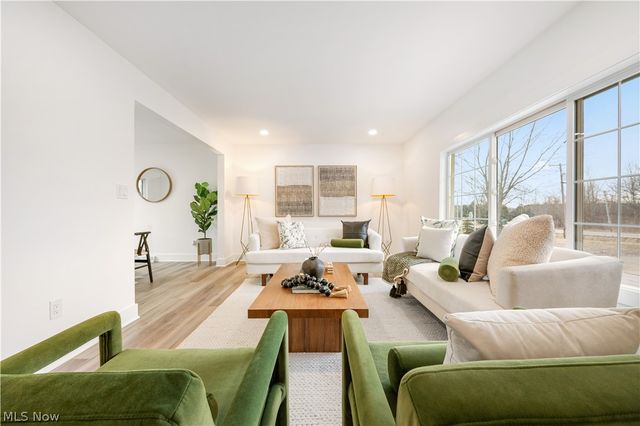 15938 W South Range Road, Salem, OH 44460