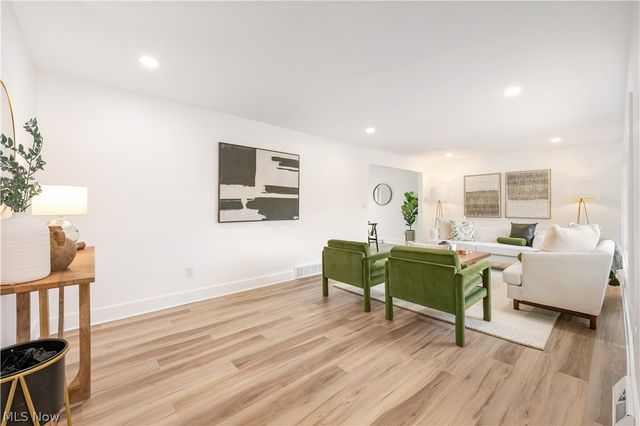 15938 W South Range Road, Salem, OH 44460