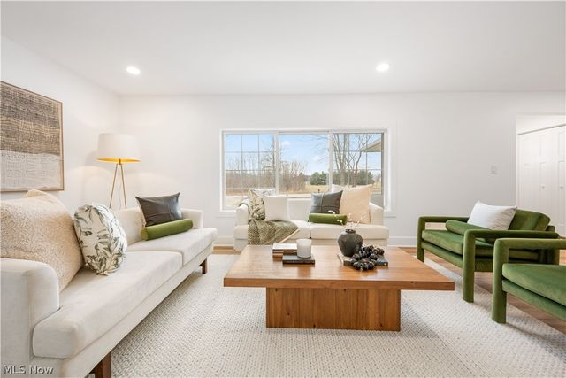 15938 W South Range Road, Salem, OH 44460