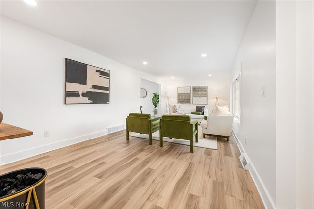 15938 W South Range Road, Salem, OH 44460