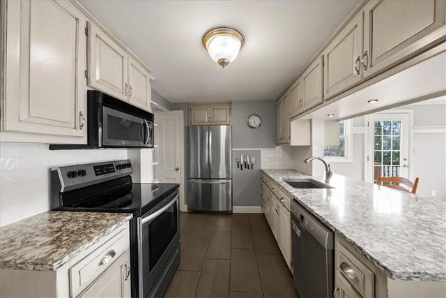 3913 W 67th Terrace, Prairie Village, KS 66208