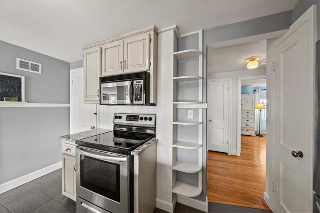 3913 W 67th Terrace, Prairie Village, KS 66208