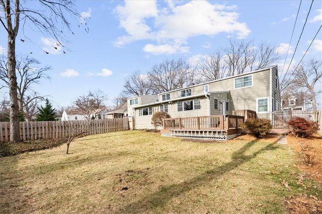 3913 W 67th Terrace, Prairie Village, KS 66208