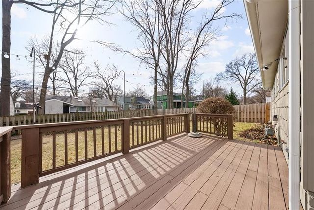 3913 W 67th Terrace, Prairie Village, KS 66208