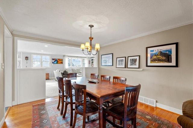 3913 W 67th Terrace, Prairie Village, KS 66208