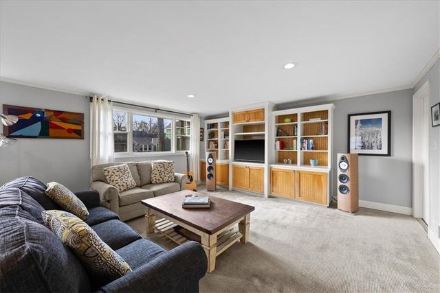 3913 W 67th Terrace, Prairie Village, KS 66208