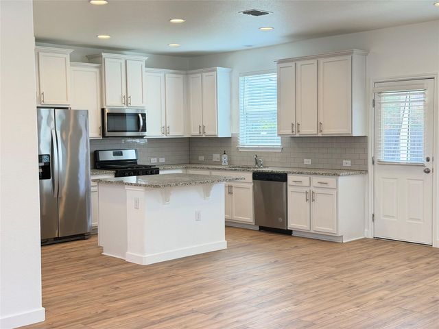 10321 Forest Grove DR, Austin, TX 78747
