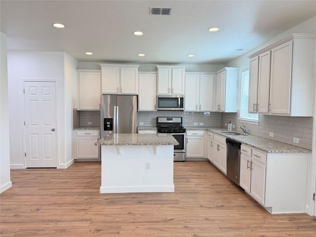 10321 Forest Grove DR, Austin, TX 78747