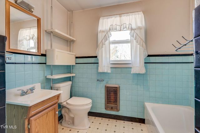 2844 Rocky Springs Road, Piney Flats, TN 37686