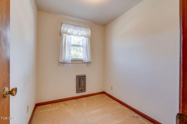 2844 Rocky Springs Road, Piney Flats, TN 37686