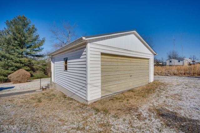 2844 Rocky Springs Road, Piney Flats, TN 37686