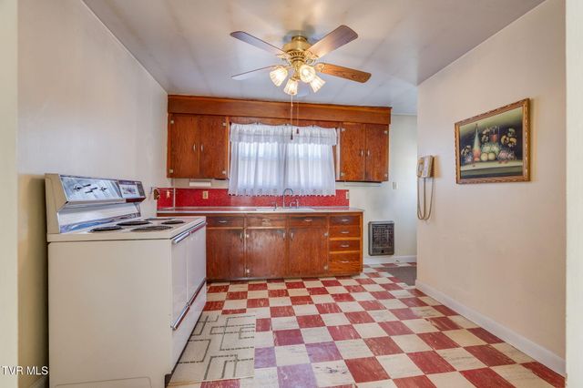 2844 Rocky Springs Road, Piney Flats, TN 37686