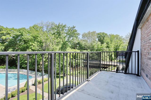 550 Fairview 312, Westwood, NJ 07675