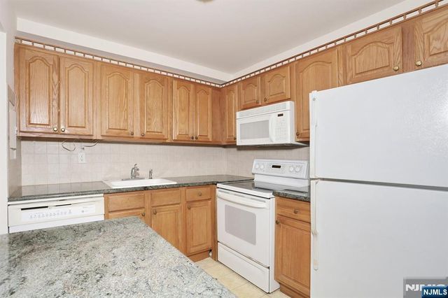 550 Fairview 312, Westwood, NJ 07675
