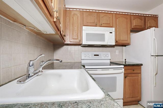 550 Fairview 312, Westwood, NJ 07675